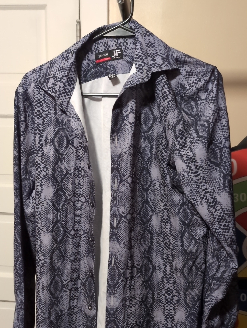 jf j.ferrar Men's Snake-Print Lightweight Shirt Jacket in Black and Gray